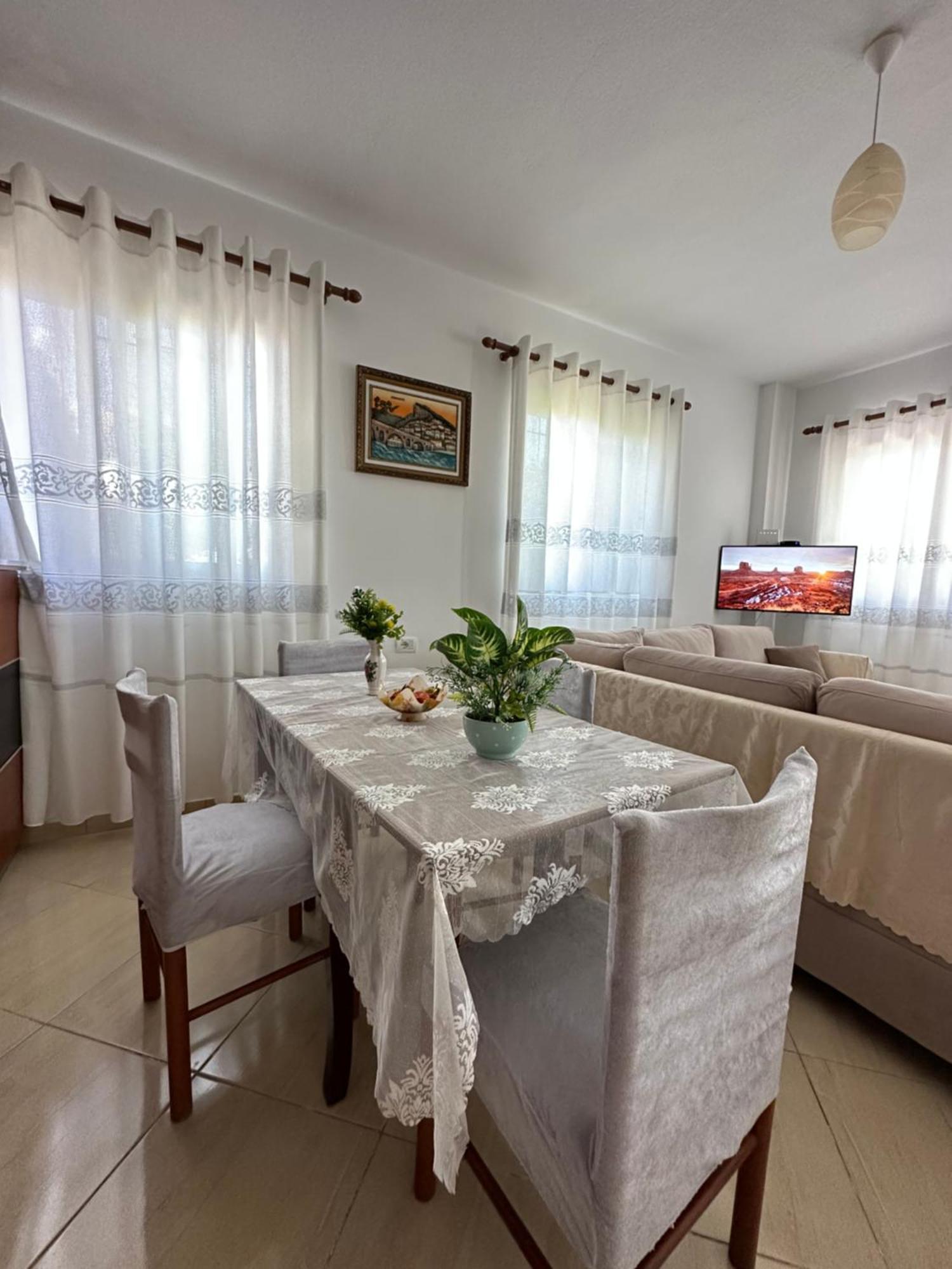 Guesthouse Xhuliano クサミル エクステリア 写真