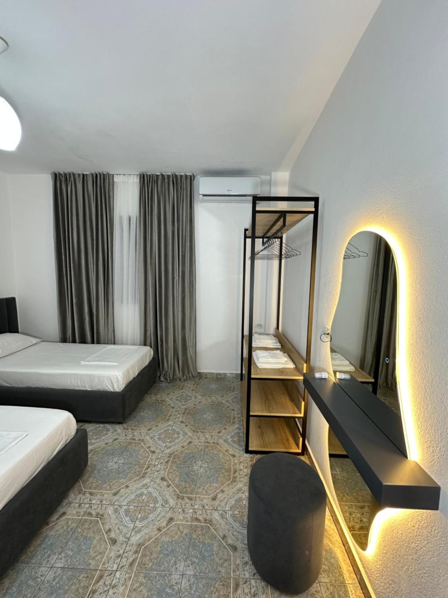 Guesthouse Xhuliano クサミル エクステリア 写真
