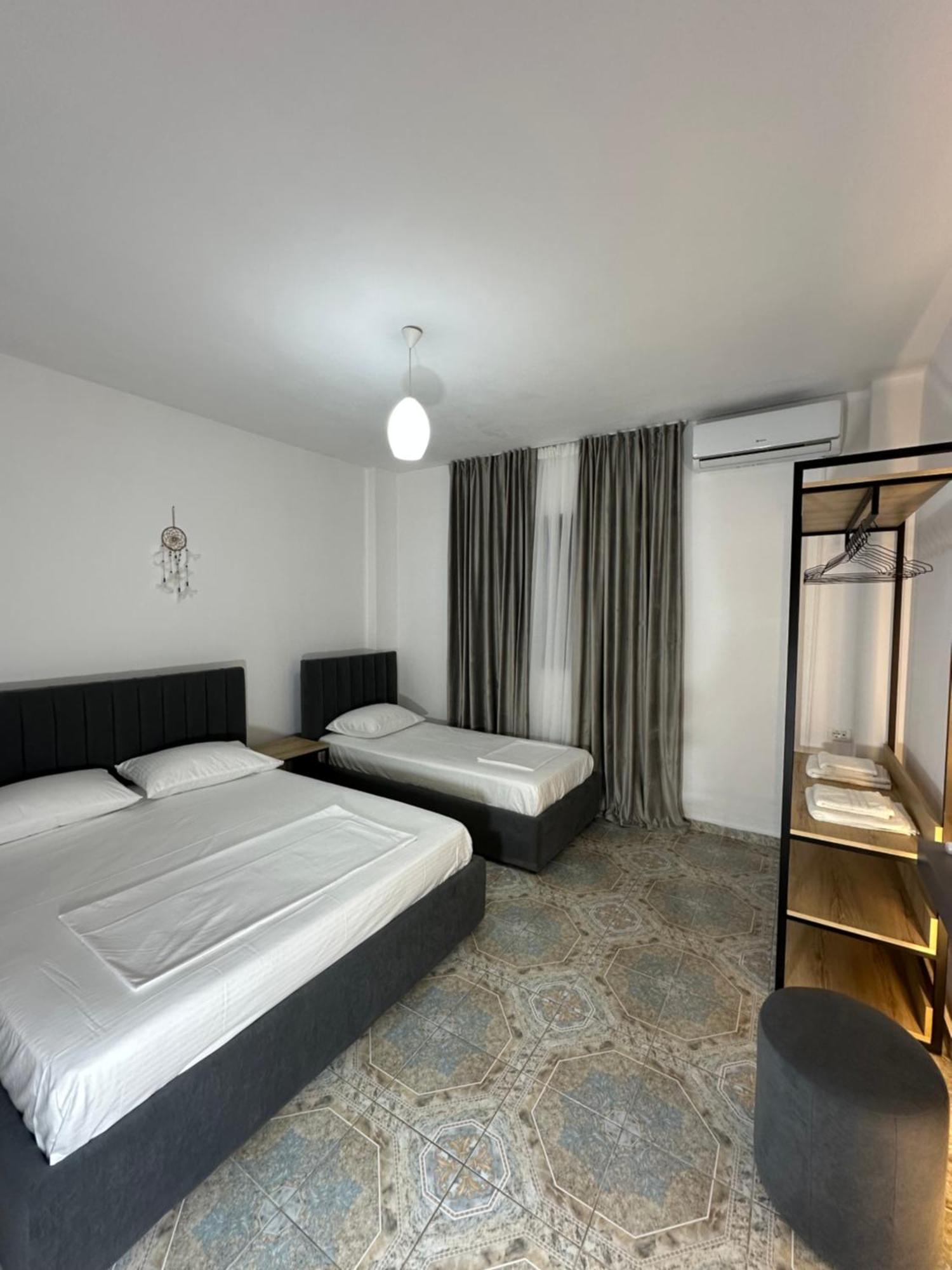 Guesthouse Xhuliano クサミル エクステリア 写真